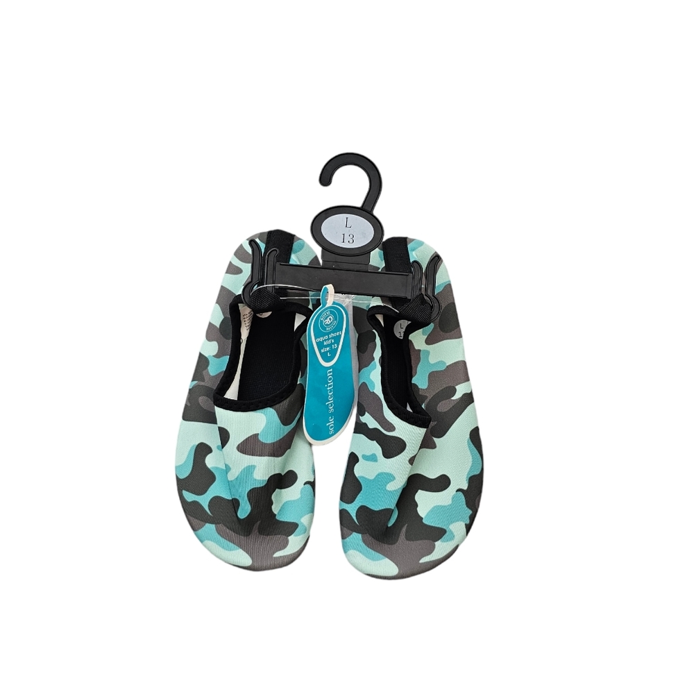 NWT, Water Shoes Printed Cameo Aqua Kids Size 11-2